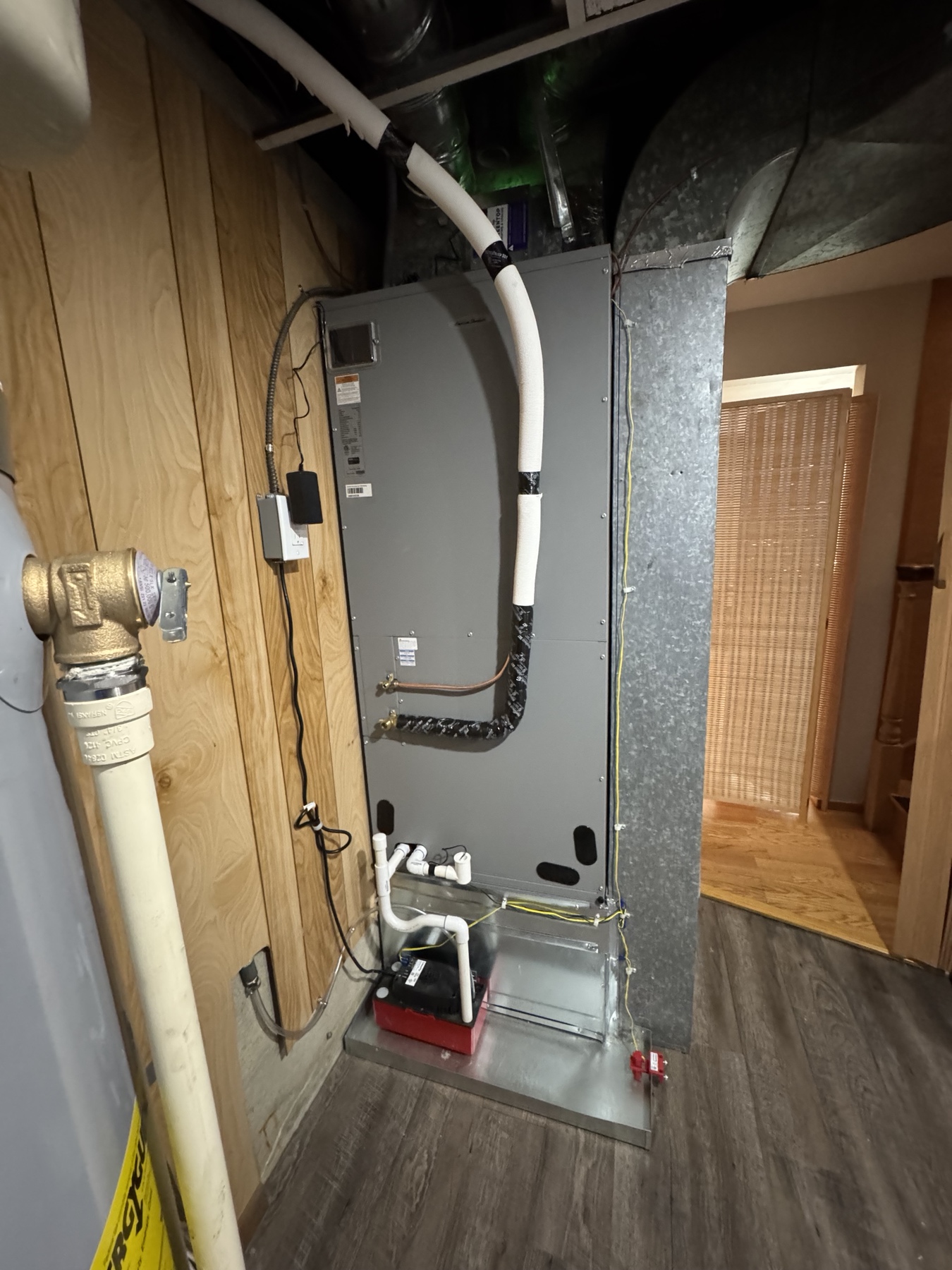 Furnace and heating installation example